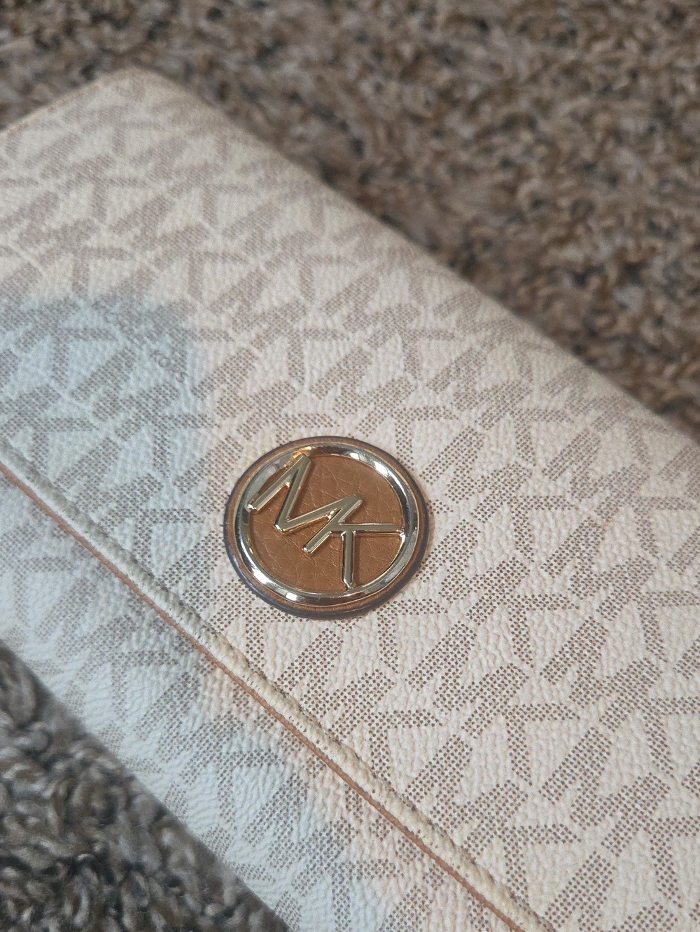 Michael Kors Cream/White MK Continental Wallet with Gold Logo - Picture 9 of 14